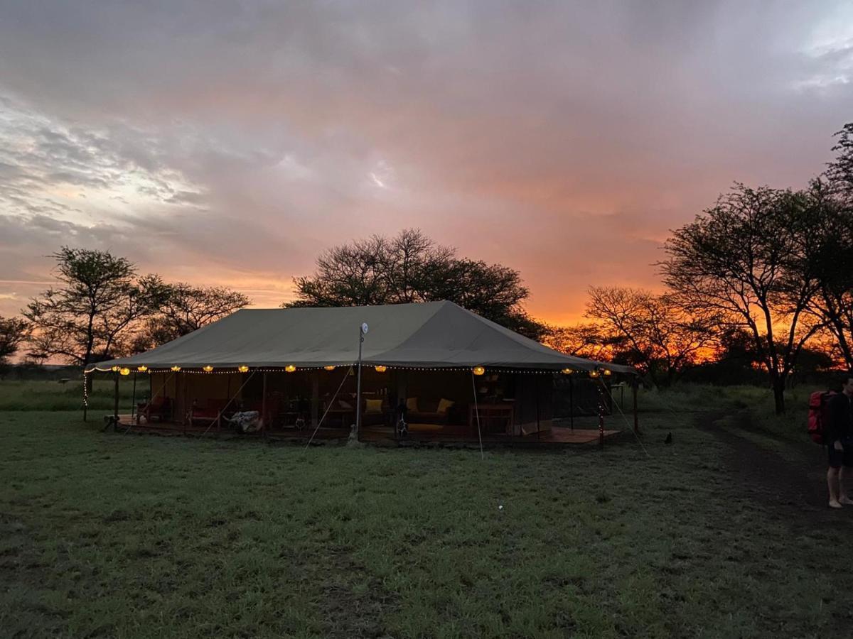 Zawadi Camp Hotell Serengeti Eksteriør bilde